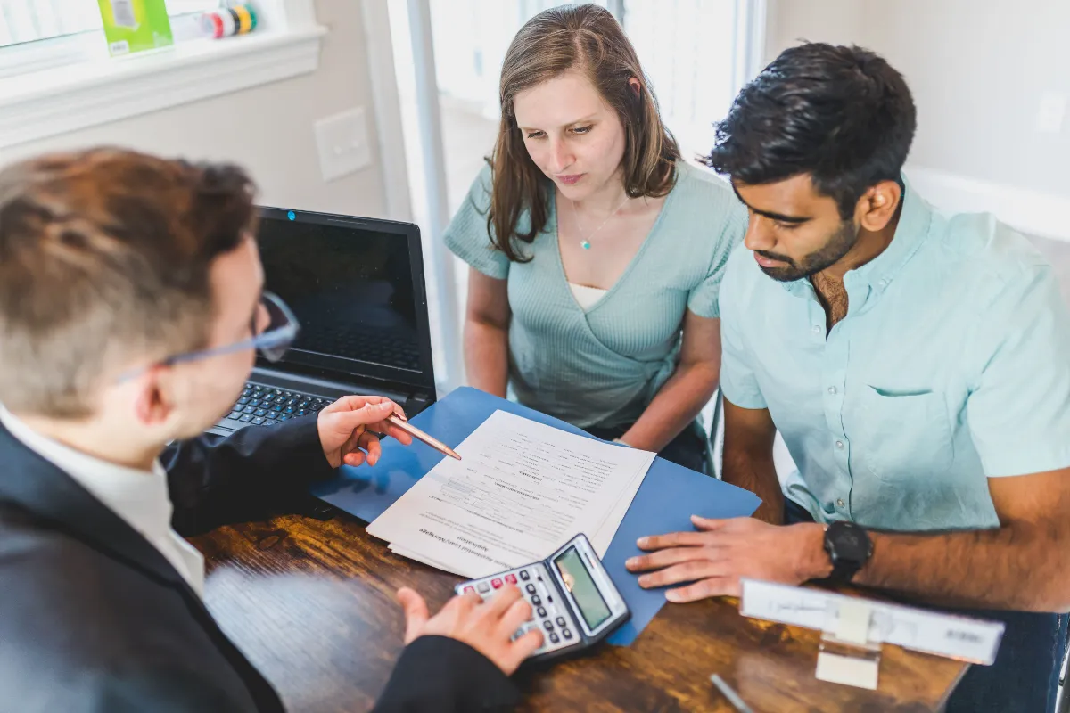Naples real estate agent helping home buyers